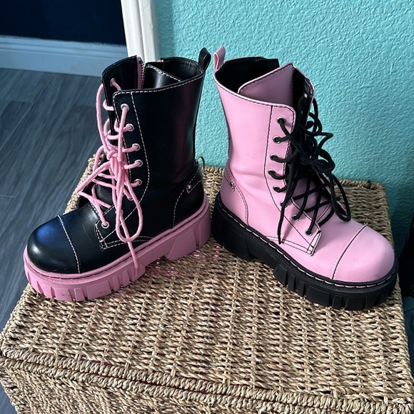 Dolls Kill Current Mood Devil Games Mismatched Combat Boots 5 preowned - Picture 1 of 16